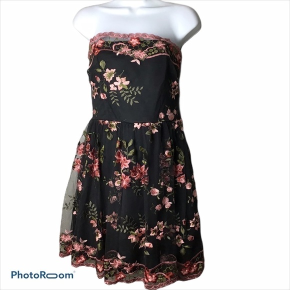 CRYSTAL Doll Floral Strapless Mini Dress - Picture 1 of 5